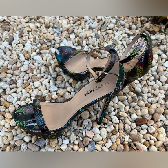 Fashion Nova multicolor Snakeskin heels size 10 - Picture 7 of 9